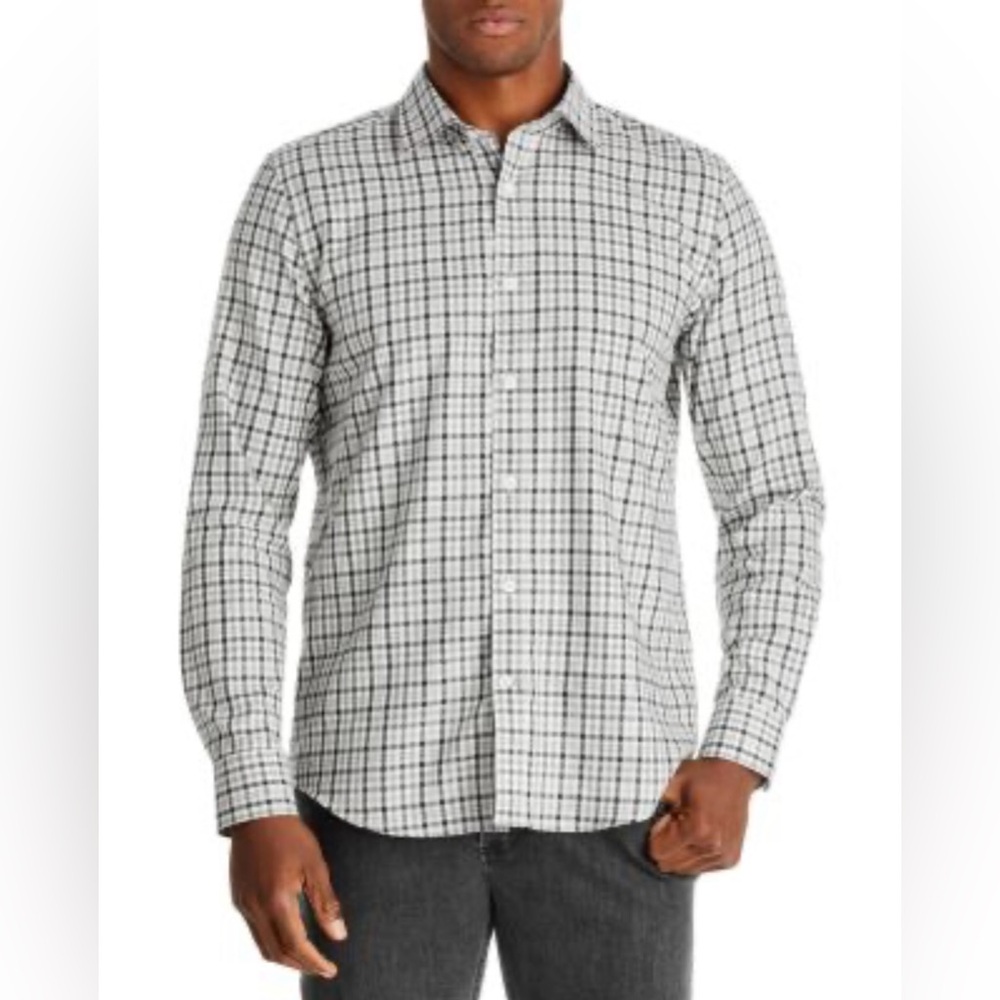 The men’s shop Bloomingdale men’s size XL ,‎ long sleeve button-down shirt